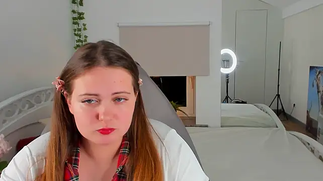 _Mila_Moore's Live XXX Chat
