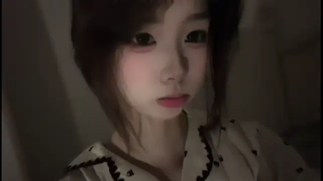 iAV-001's Webcam Show