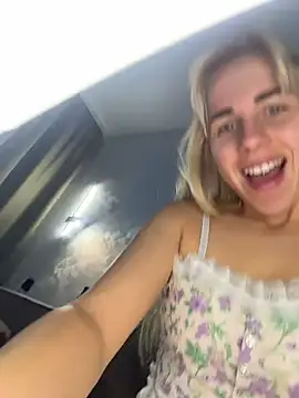 AriMiu's Live XXX Chat