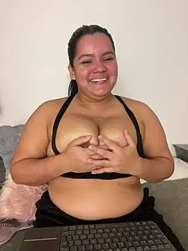 NaniGgold's Live XXX Chat