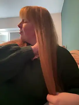 Curvy-GingeXX's Webcam Show