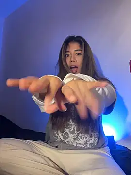 aimi_art1's Live XXX Chat