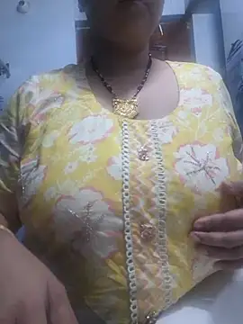 Luv_swaraxx's Webcam Show