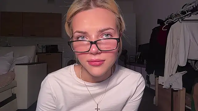 ChristelDuncombe's Webcam Show
