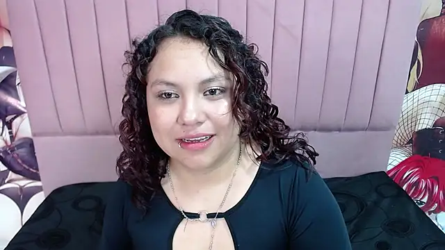 emma_luxxe's Webcam Show