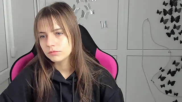 SoftBloomMira's Live XXX Chat