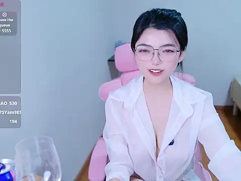 Emily_xiaoai's Live XXX Chat