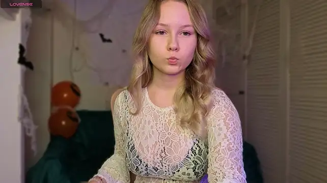 queenneee's Webcam Show