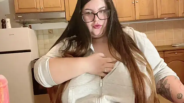 alealexysbbw's Webcam Show