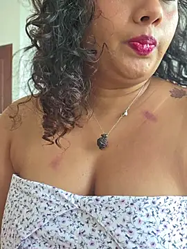 spicy-Queen1's Webcam Show