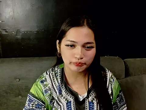 goddess_bella143's Webcam Show