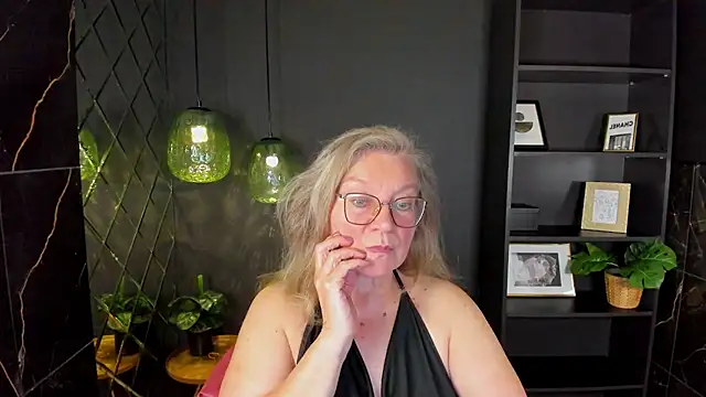 NataliMellow's Live XXX Chat