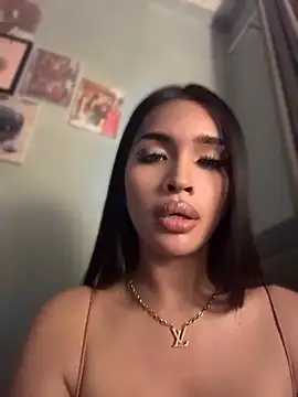 PrettyYoungHugeCockTS' Webcam Show