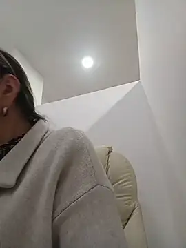 emma_tour's Webcam Show