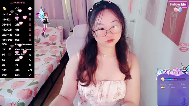 MCutie_'s Live XXX Chat