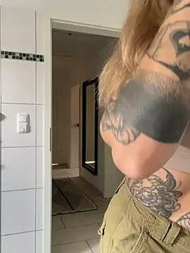 Etwas_neugierig's Live XXX Chat