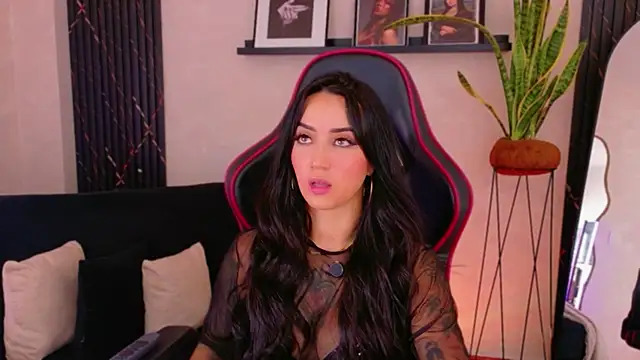 EmmyEvans1's Live XXX Chat