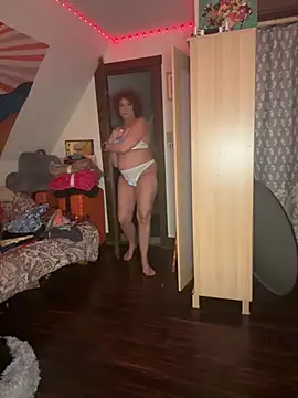 SuzyCatzz's Live XXX Chat