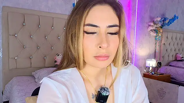 nini_love01 现场性爱视讯表演