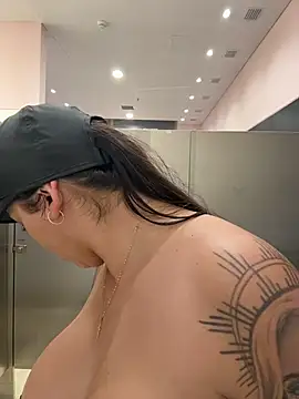 Hannahoff's Webcam Show