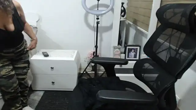 jesy_hot's Webcam Show