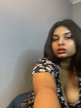 layla_amin's Webcam Show