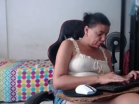Adriana_0312's Live XXX Chat