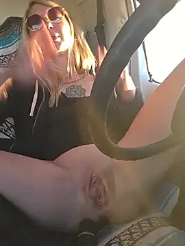 SheIsSomething's Live XXX Chat