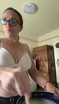 Dettybitch40's Live XXX Chat
