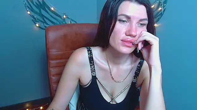 MilaLoona's Live XXX Chat