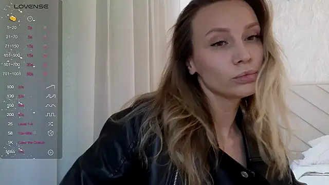 Alice_Wonders' Live XXX Chat