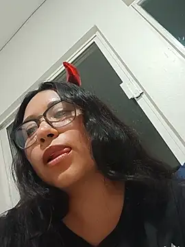 _MayaOniOni_'s Live XXX Chat