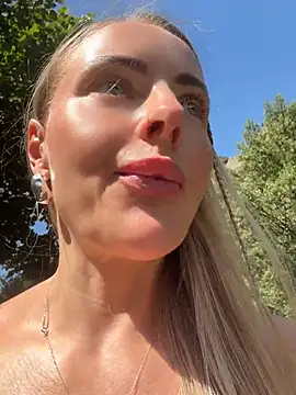 EmaSalis' Webcam Show