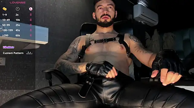 MarkWalker__'s Webcam Show