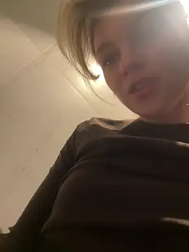 ValenciaShock's Live XXX Chat
