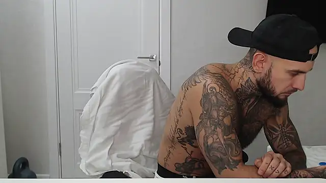 maxi_foxxx's Webcam Show