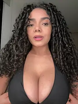 Curlyierr's Live XXX Chat