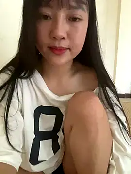 _lyli_linh_'s Webcam Show