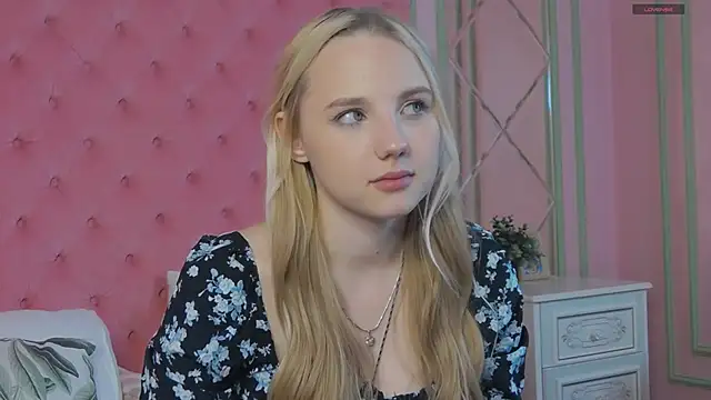 Sky_Cutie's Webcam Show