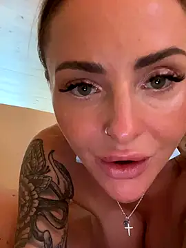 EmaSalis' Webcam Show