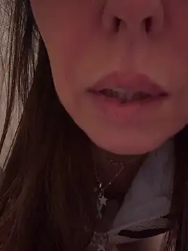 Cherryschiodisegarsi's Live Sex Cam Show