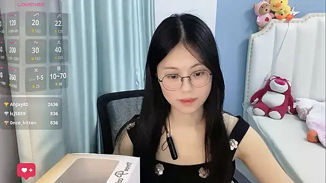 Luna-666 现场性爱视讯表演