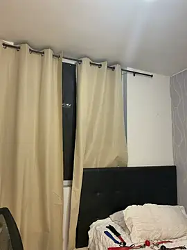 Emilyvalk_ 现场性爱视讯表演