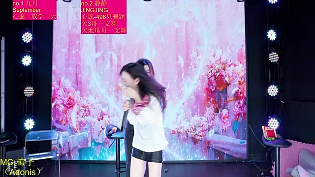Red-666 现场性爱视讯表演