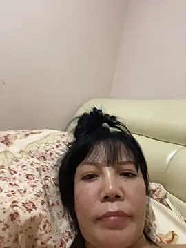 qinqin520 现场性爱视讯表演
