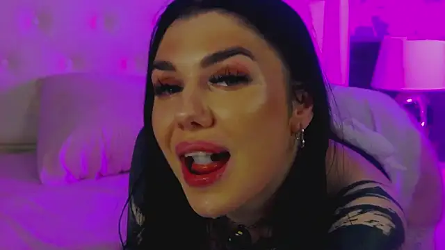 MaeveMoon 现场性爱视讯表演