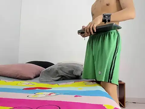 skoook_gray_ 现场性爱视讯表演