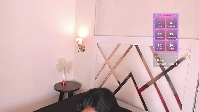NatashaLuxy 现场性爱视讯表演