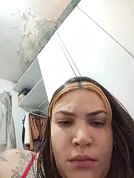 01Vikali 现场性爱视讯表演