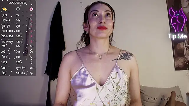 siren_indira_ 现场性爱视讯表演